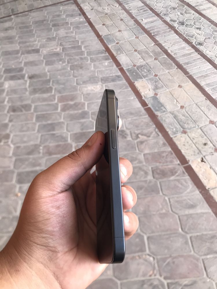 Iphone 15 pro icloud ga tushgan