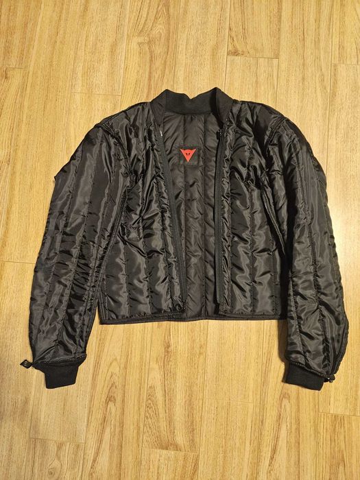 Vand geaca moto piele DAINESE Veloster, Marime 50, Pret 690 lei
