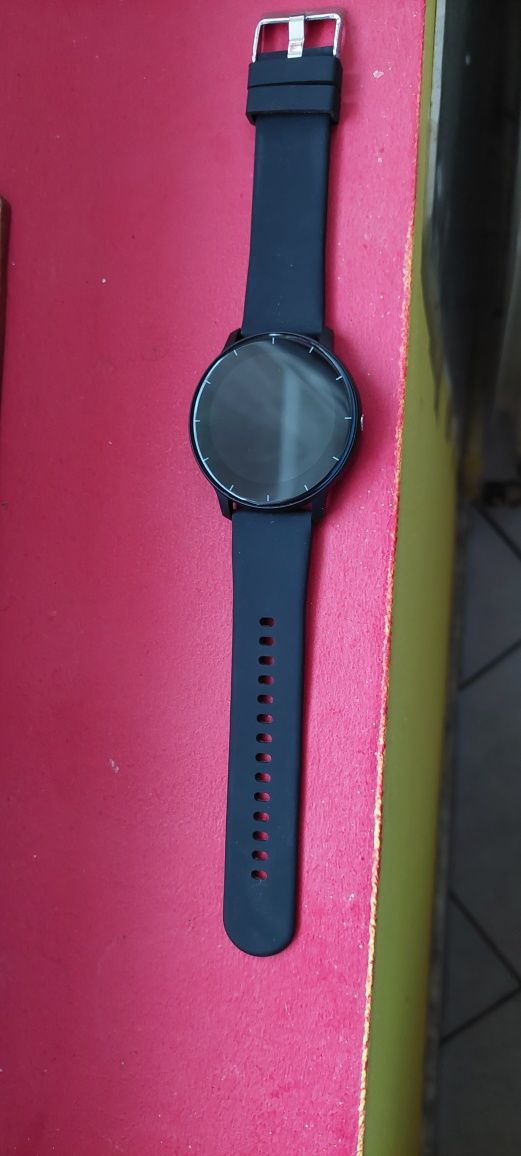 Smartwatch nou in cutie
