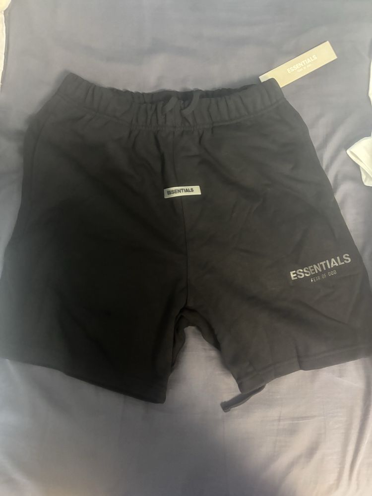 Pantaloni scurti Essentials negrii