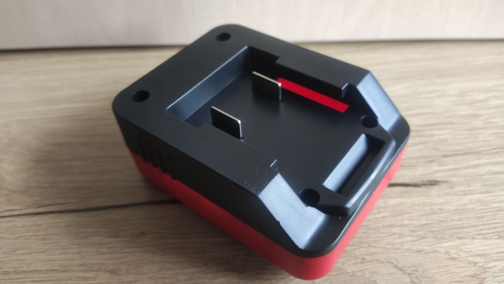 Зарядно за телефон или друго устройство за батерия Parkside X20V