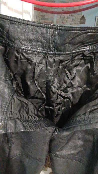 Мъжки черен панталон от естествена кожа