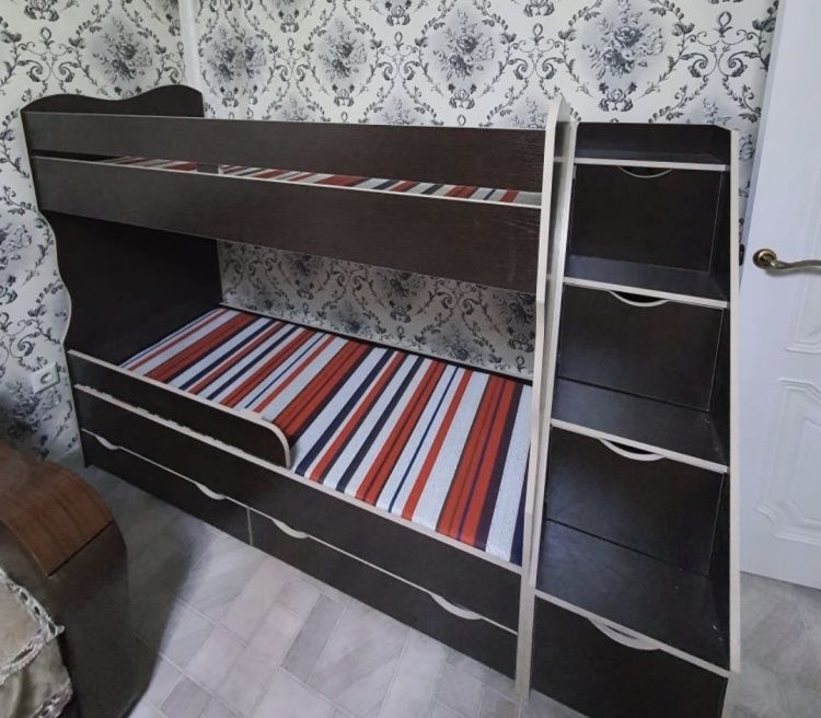 Кровать двухярусная