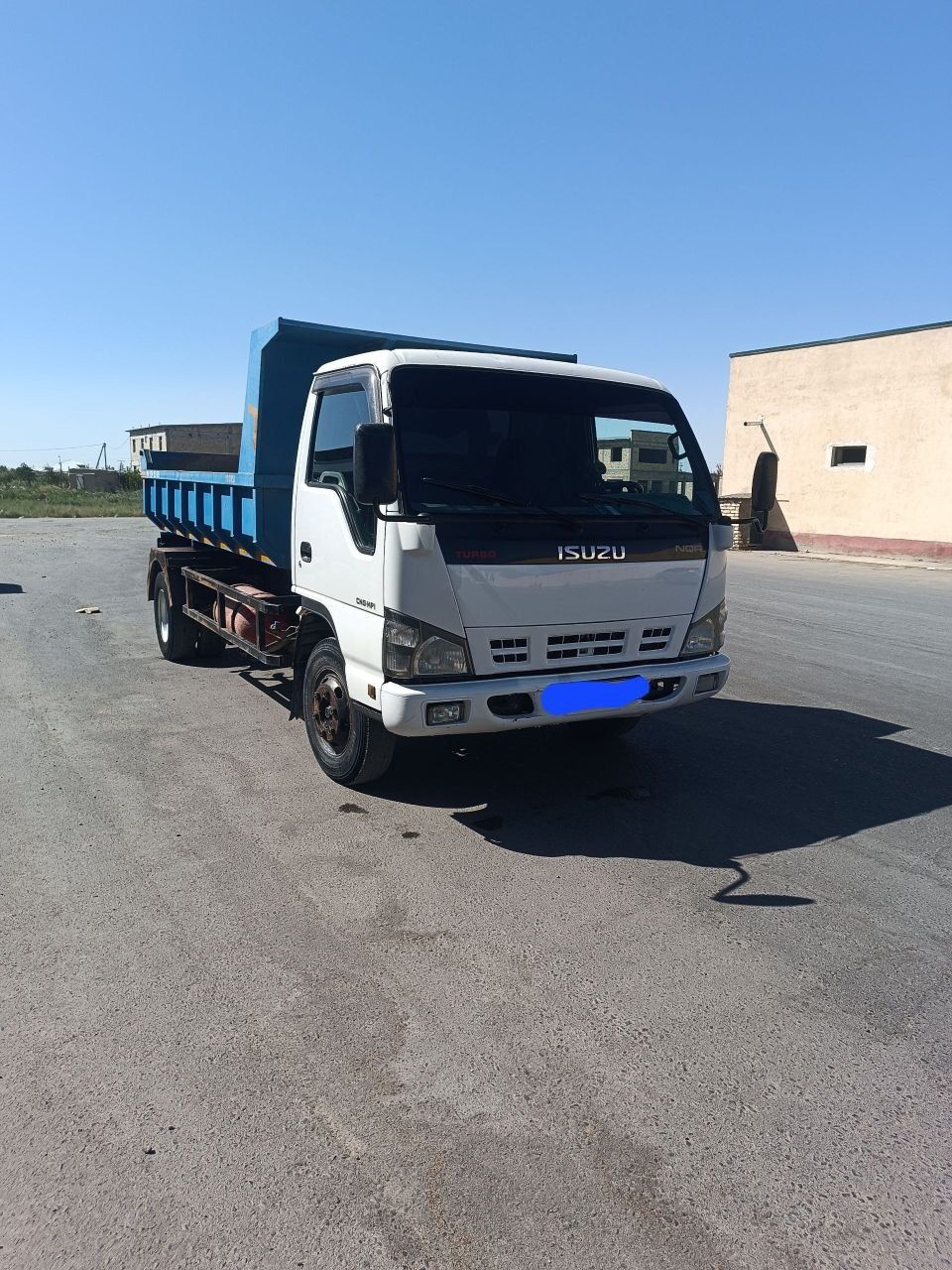 Isuzu samosval sotiladi