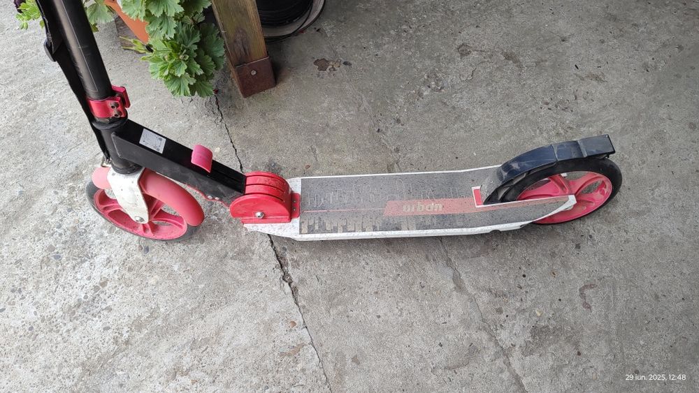 Bicicletă și trotinetă stare foarte bună