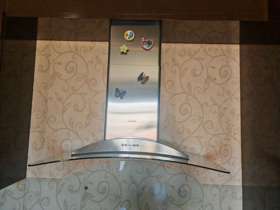 Продам вытяжку б/у