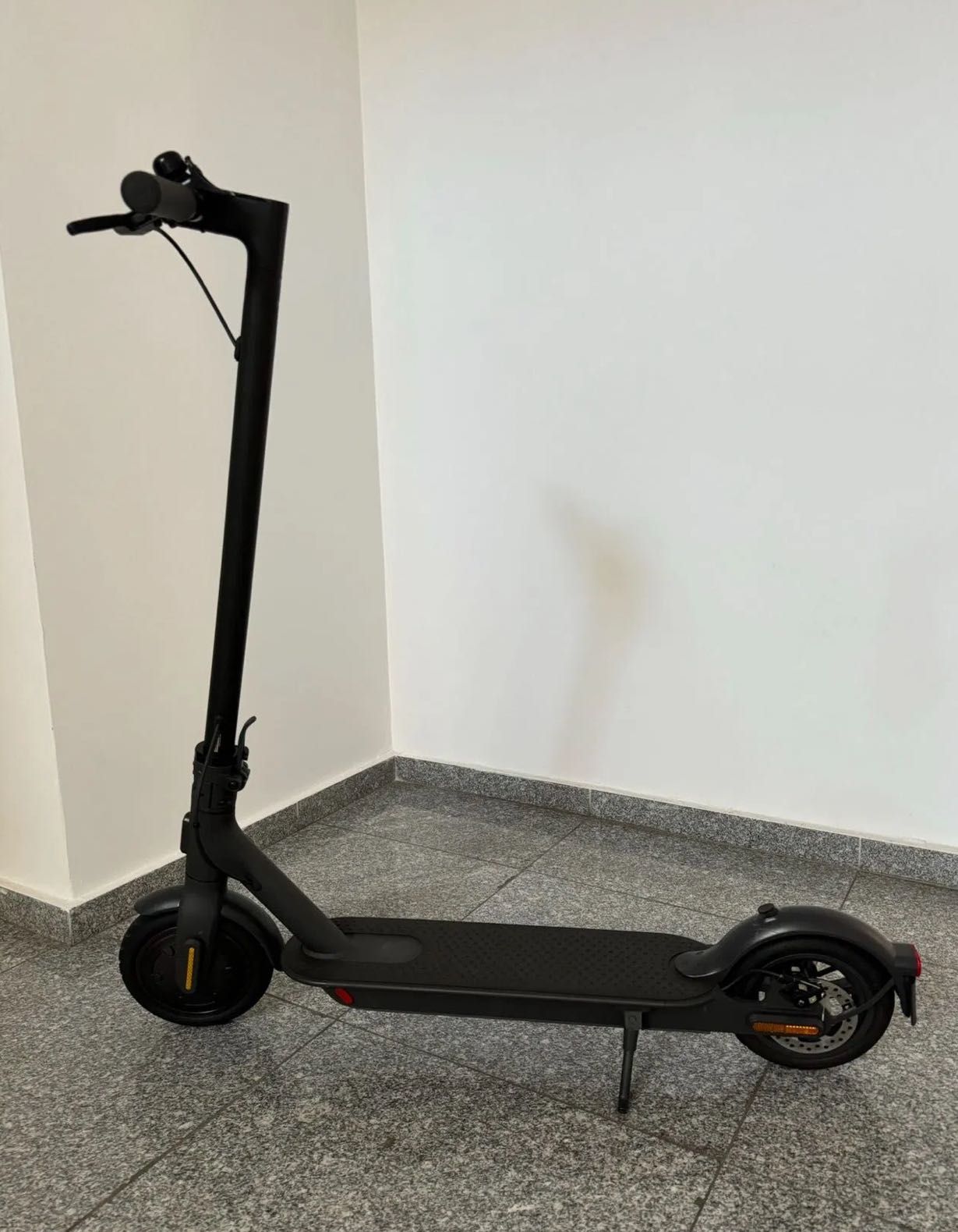 Vând trotinetă electrică Xiaomi pro2