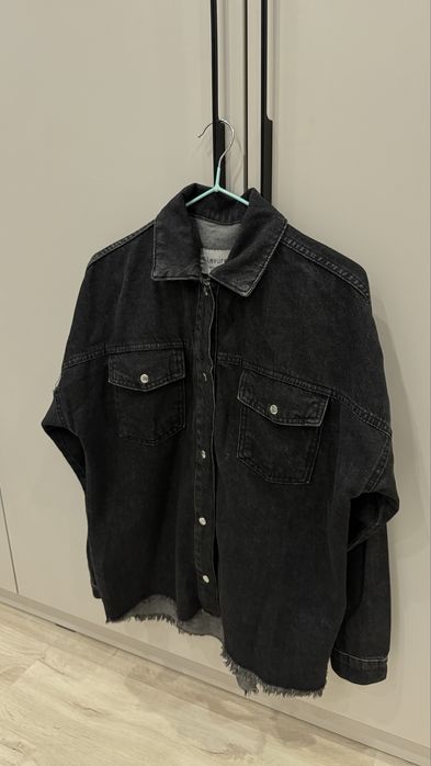 Джинсовка в черном цвете