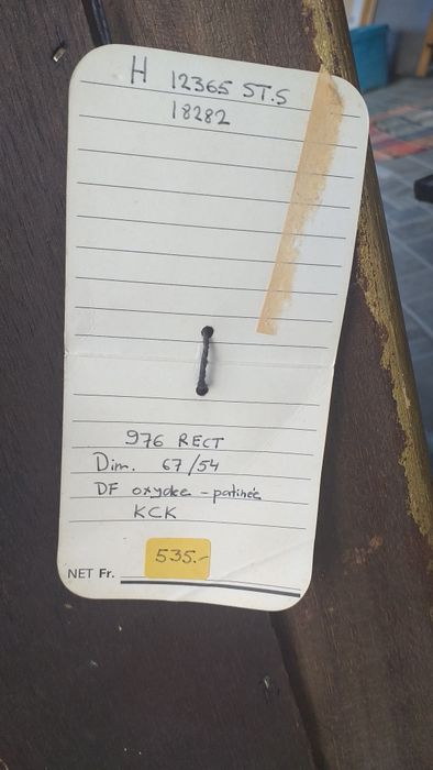 Oglinda cu ramă de lemn