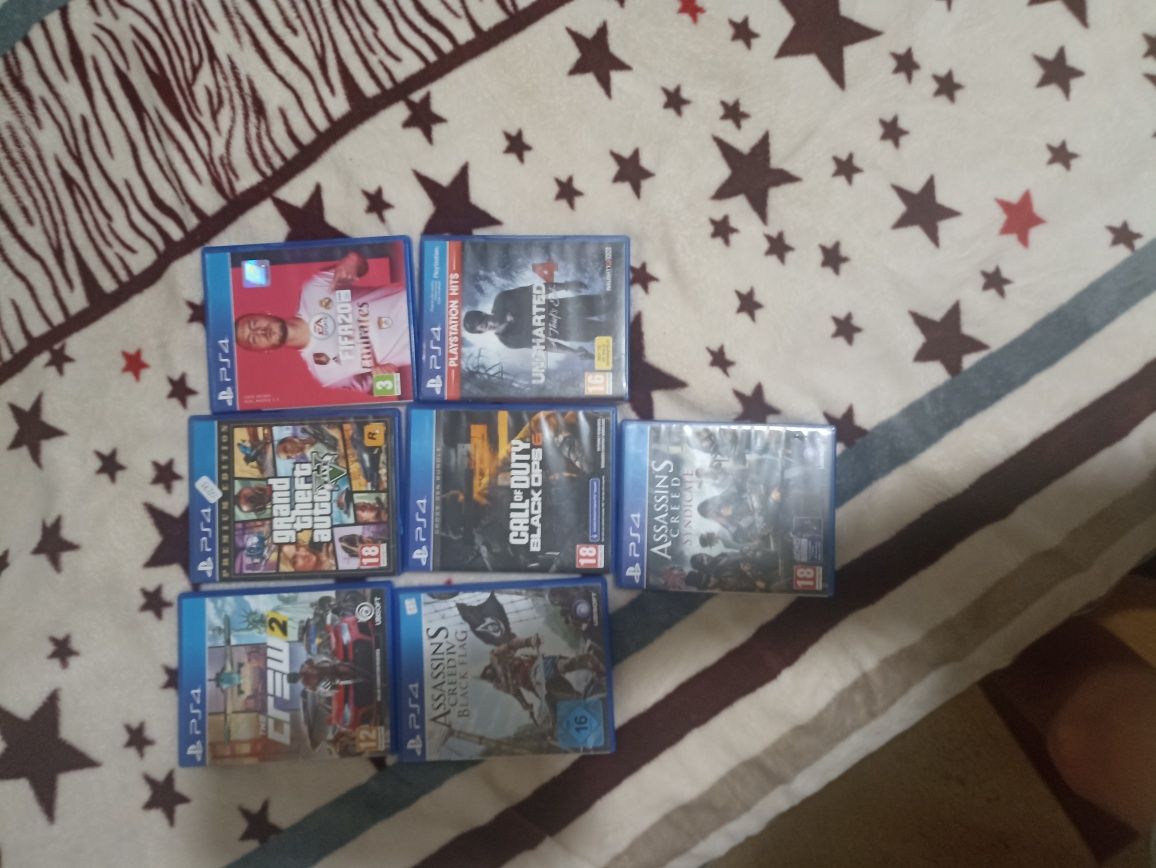 Vând ps4 pro 1Tb