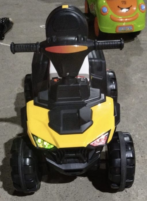 Atv electric cu scaun din piele si lumini Nichiduta Race Red