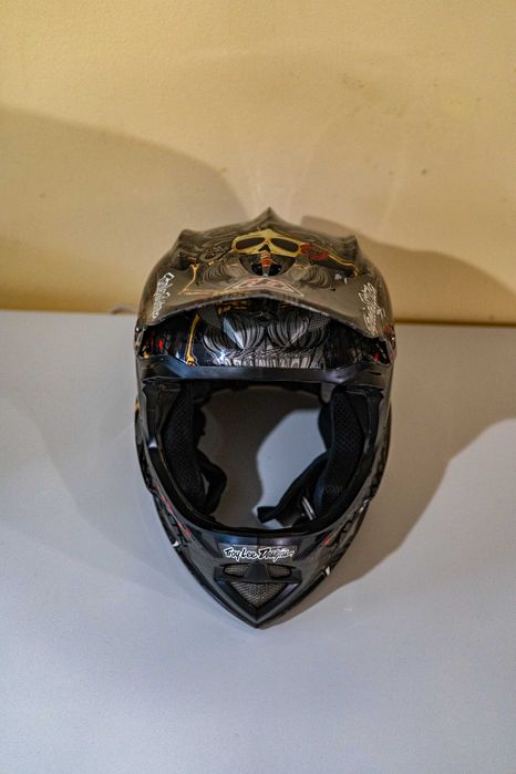 Карбонова каска Troy lee designs D3 - Medium