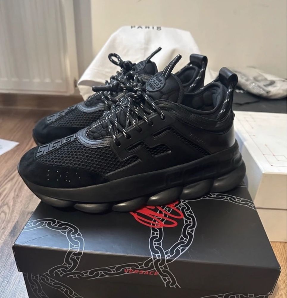 Versace chain reaction