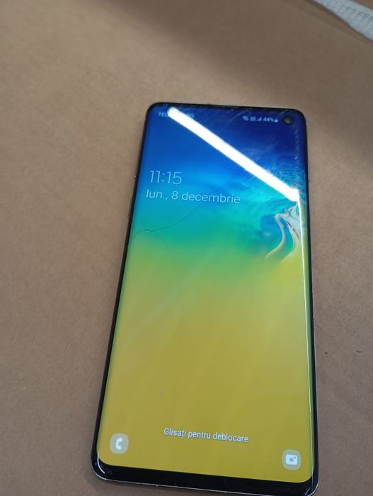 Vând Smsung s10 întreținut