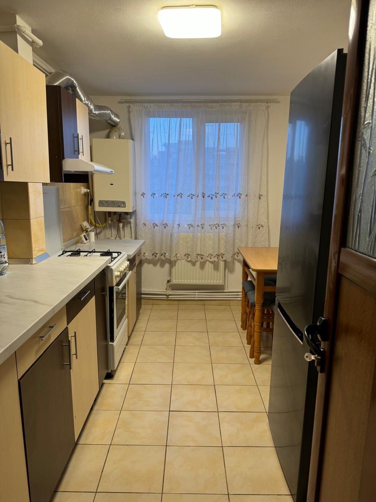 Inchiriez apartament 2 camere zona Canta