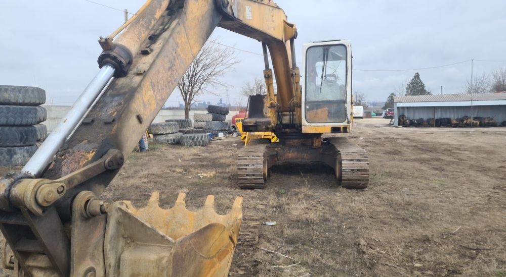 Piese escavator liebherr 902