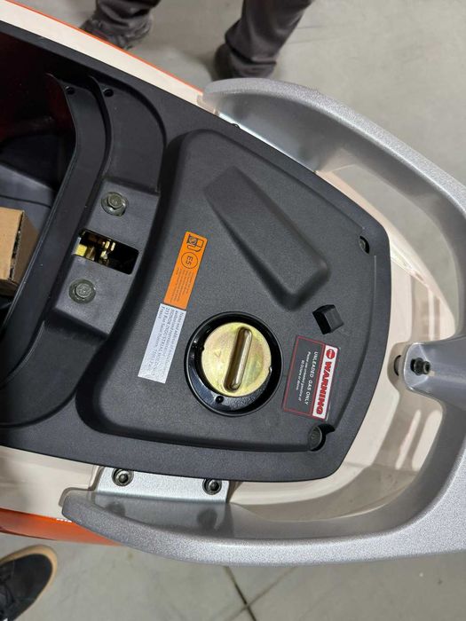 Scuter Breckner FRIDA orange 125CC CU PERMIS pe benzina CIV scuter nou