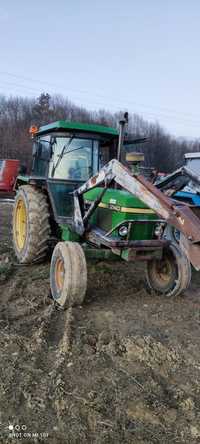 Vind tractor Johndeer  model 2140