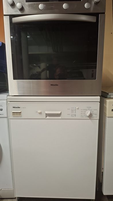 Vând mașină de spălat vase Miele