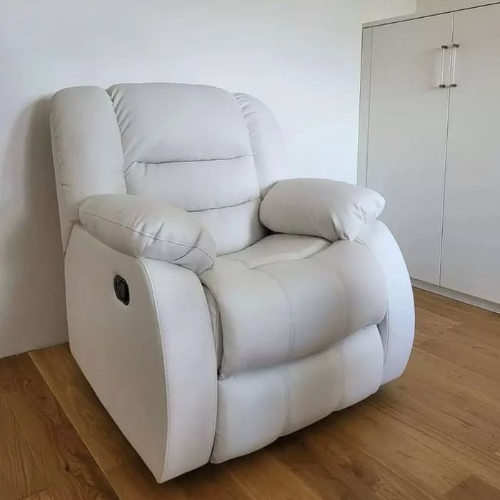 Кресло реклайнер