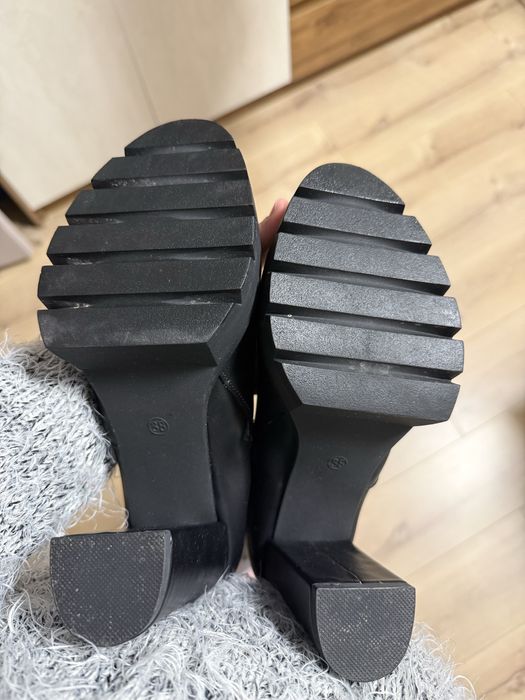 Дамски високи ботуши с висок ток тип чизми