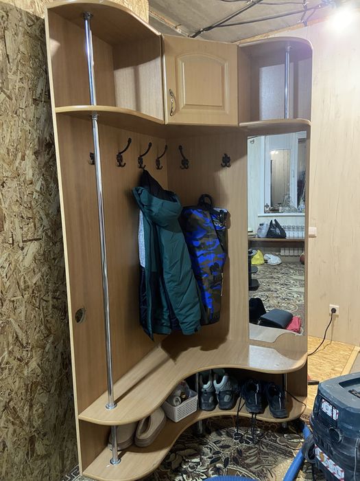 Продам прихожую 1001/90 в нормальном сострянии