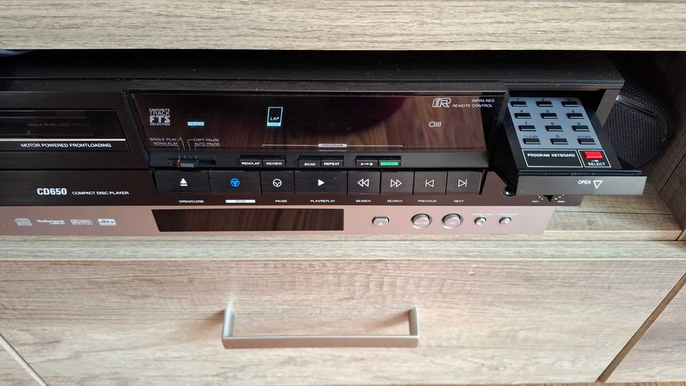 PHILIPS CD-650 player