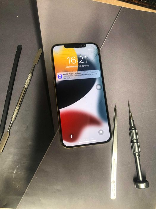 Сервиз за смяна на счупено стъкло на iPhone/Samsung/Apple Watch и др.