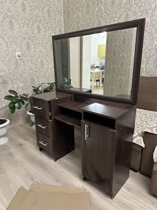 Туалетный столик