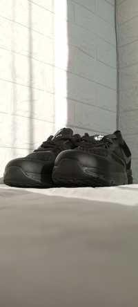 Обувь черного цвета