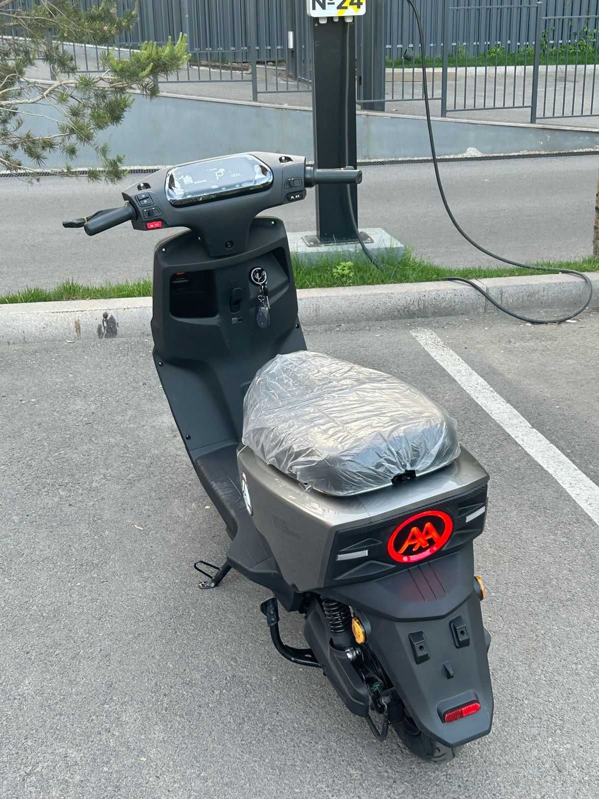 Продается AIMA E-scooter 2025 для курьеров