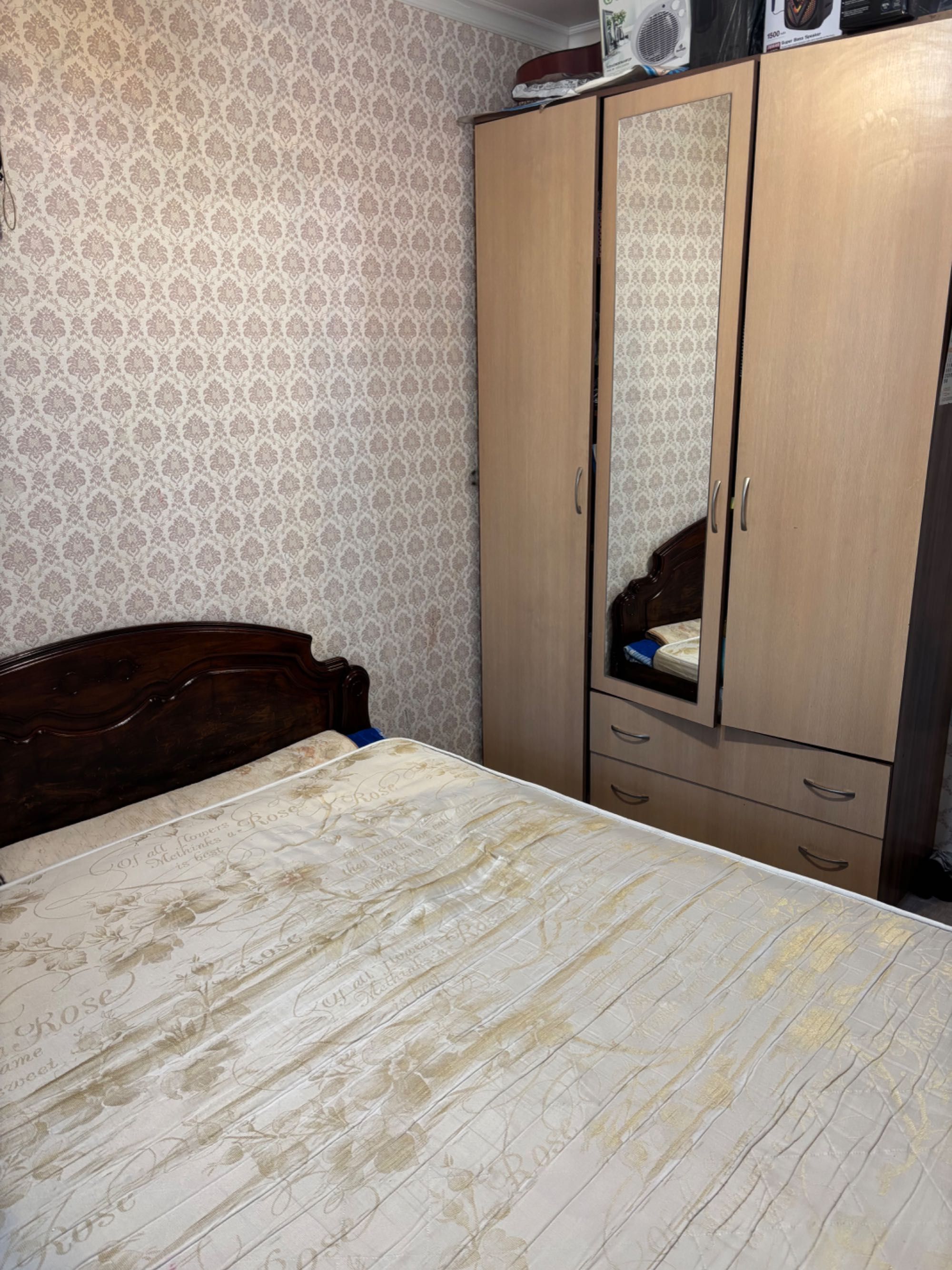 Продается шкаф и двуспальная кровать