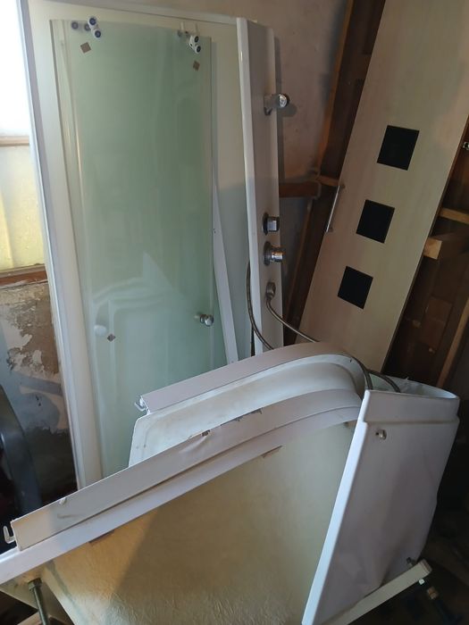 Душавой, унитаз сатылады.  Арзан бағаға беріп жіберемін.