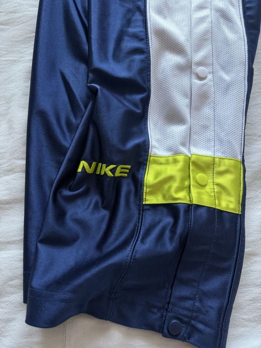 Оригинално долнище на Nike