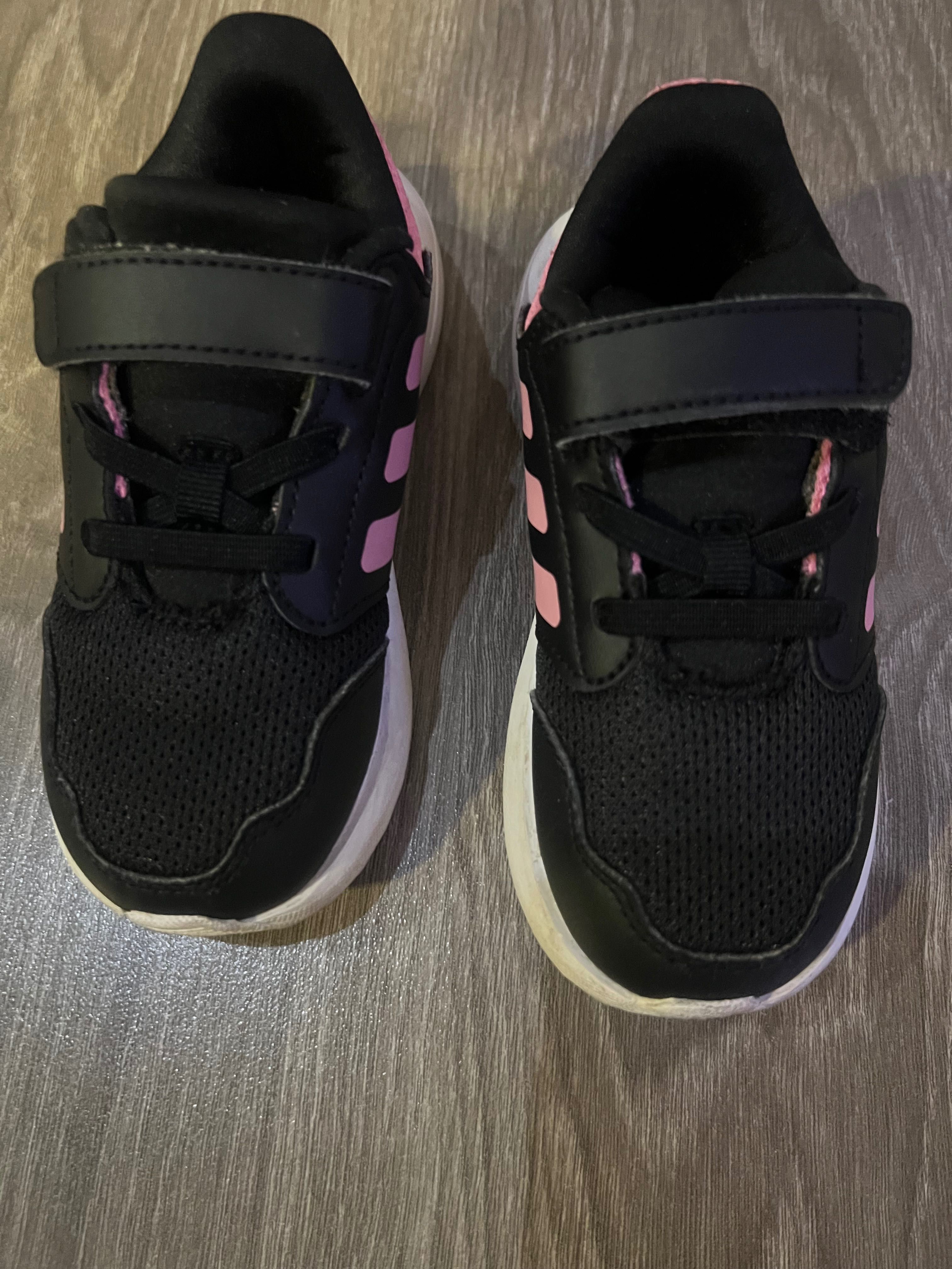 Детски маратонки Adidas за момиченце