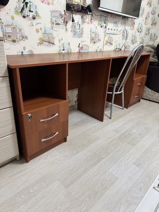 Продам письменный стол