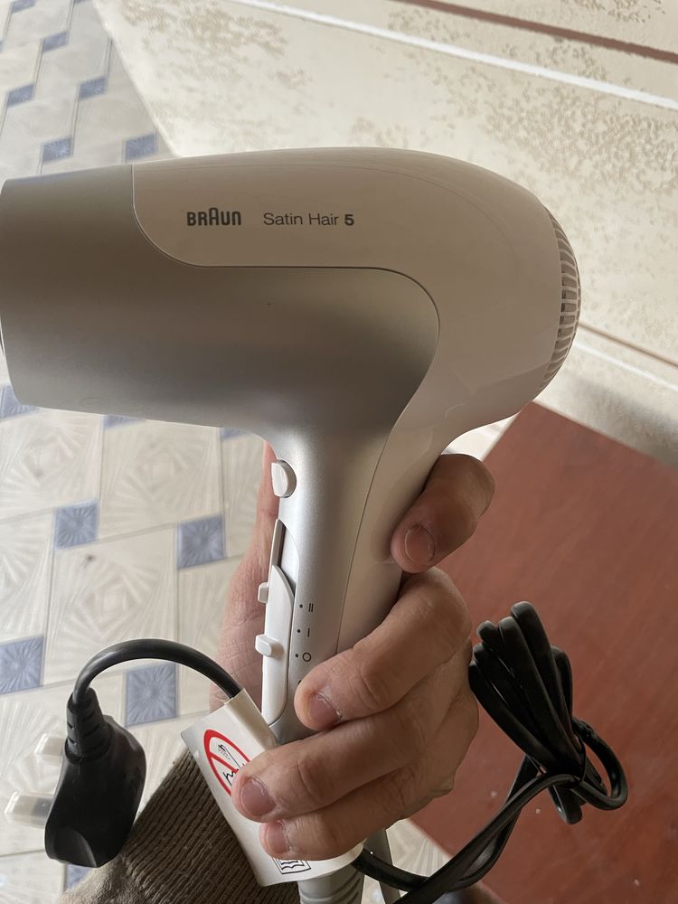 Фен для волос braun