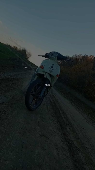 Vând sau schimb scuter Piaggio Liberty 50