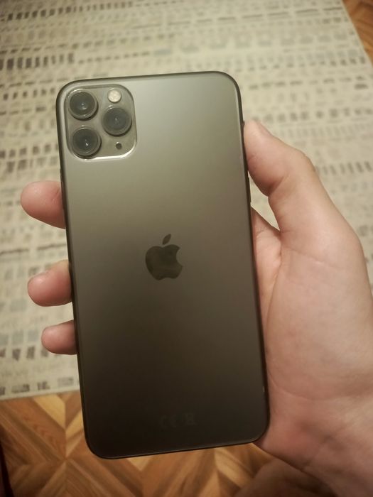 Продам iPhone 11 pro max
