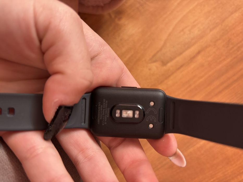Фитнес часовник Samsung Galaxy Fit 3
