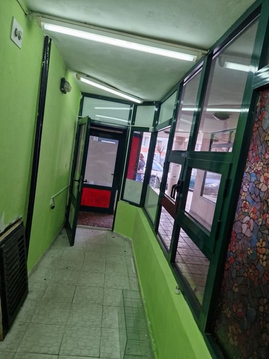 Дава се под наем Магазин в Враца, Център - 7 кв.м за 55.08 € - Снимка #2