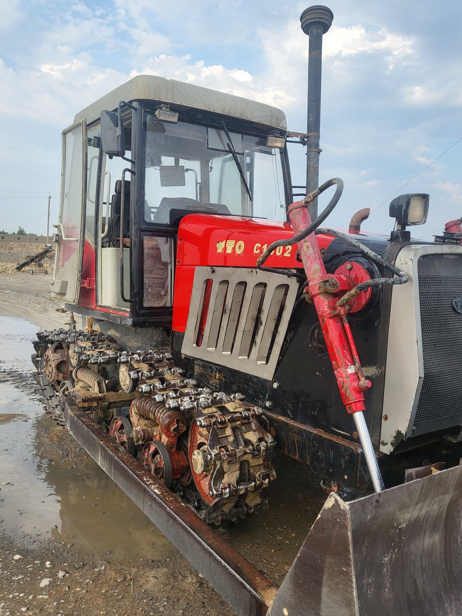 Yto 1402 Buldozer