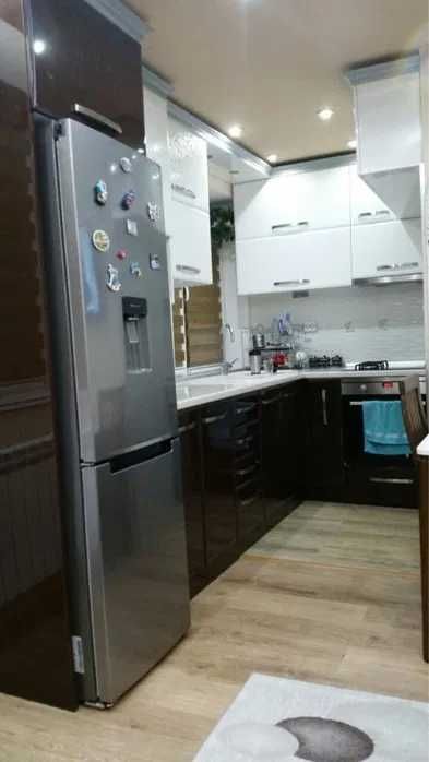 Продава се Тристаен апартамент в Айтос - 72 кв.м за 1084 €/кв.м - Снимка #2