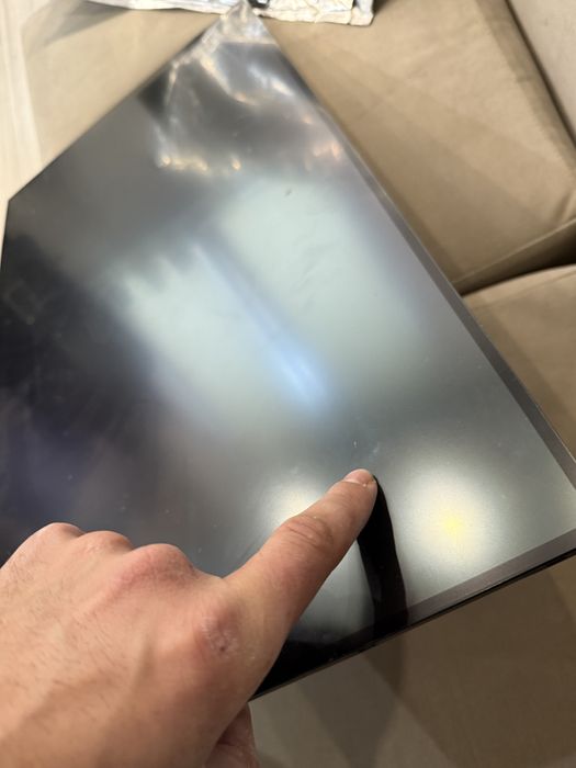 Ecran monitor dell u2720q 4k, functional dar crapat