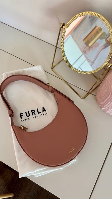 Чанта Furla Delizia в цвят розова сьомга