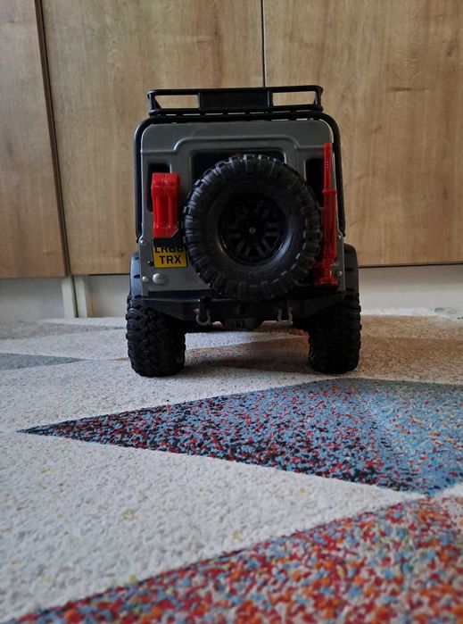 RC модел Traxxas trx 4 Defender 1/10
