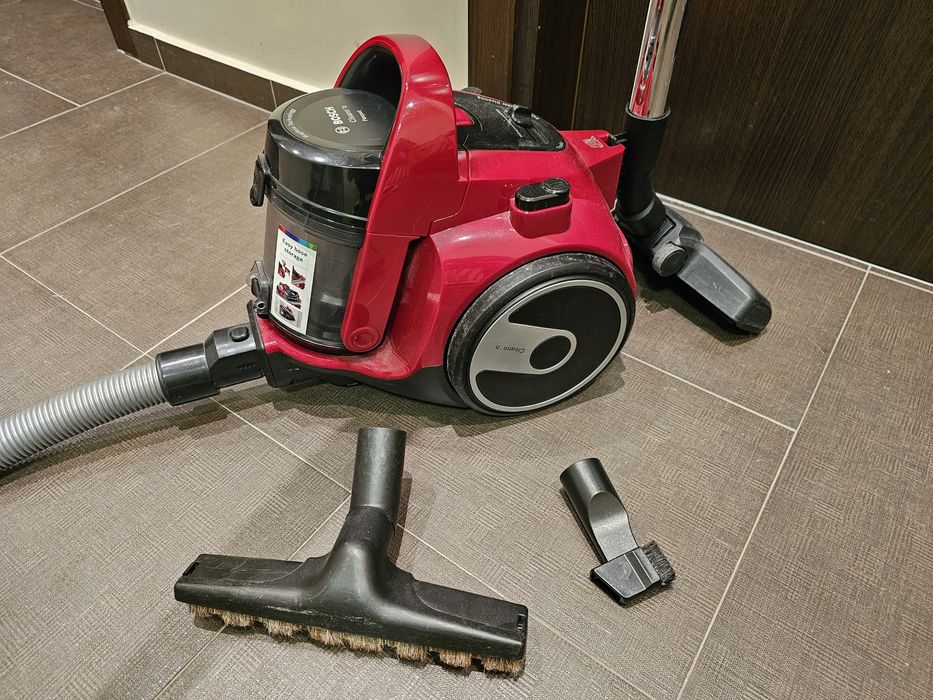 Прахосмукачка Bosch Cleann'n