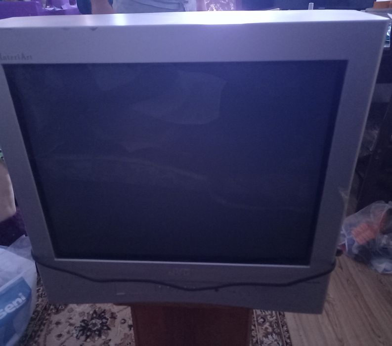 Продам телевизор JVC