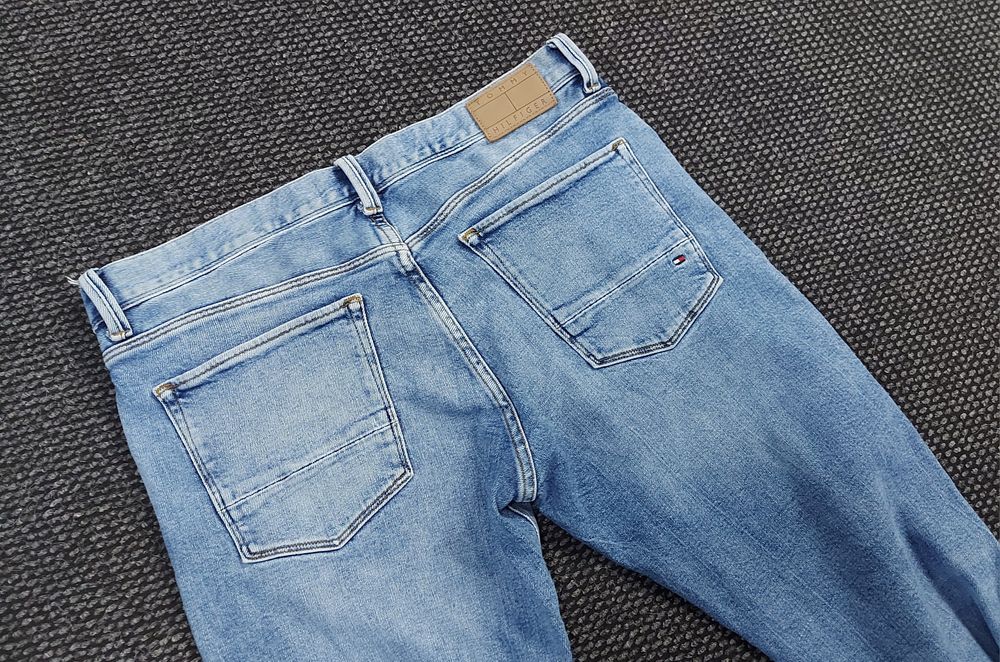 Tommy hilfiger дънки 34 на 36 дължина