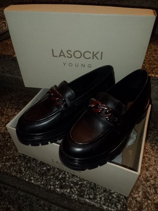 Лоуфъри с дебела подметка Lasocki Young